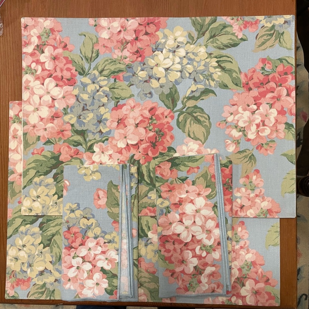 PLACEMATS & NAPKINS BY APRIL CORNELL.